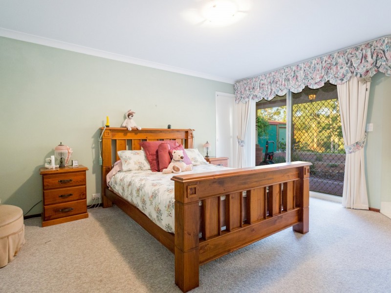 33 Logue Road, Harvey WA 6220