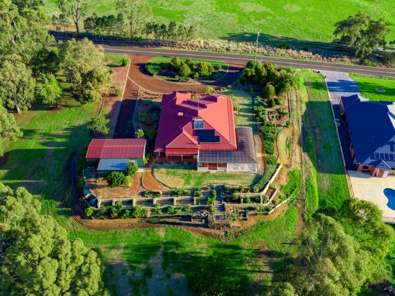 33 Logue Road, Harvey WA 6220