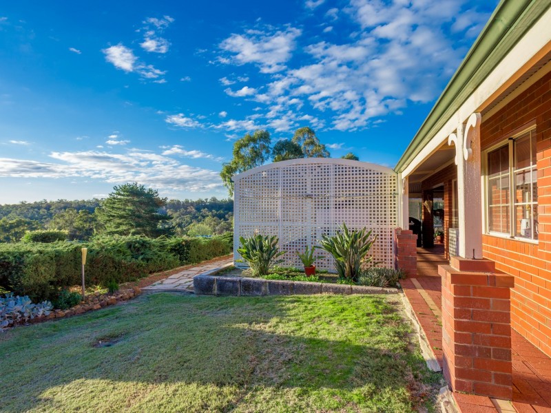 33 Logue Road, Harvey WA 6220