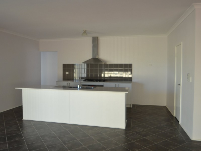 16 Raneri Avenue, Harvey WA 6220