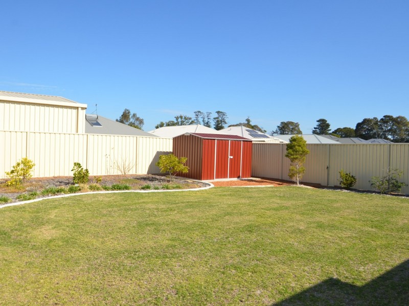 16 Raneri Avenue, Harvey WA 6220