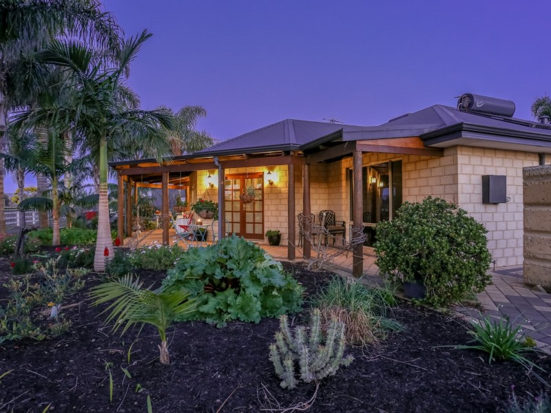 136 Tenth Street, Harvey WA 6220