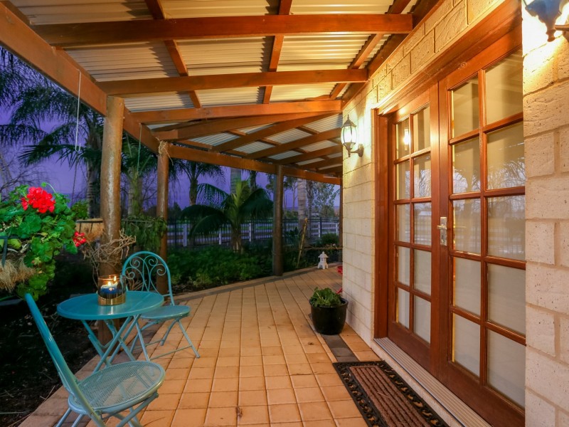 136 Tenth Street, Harvey WA 6220