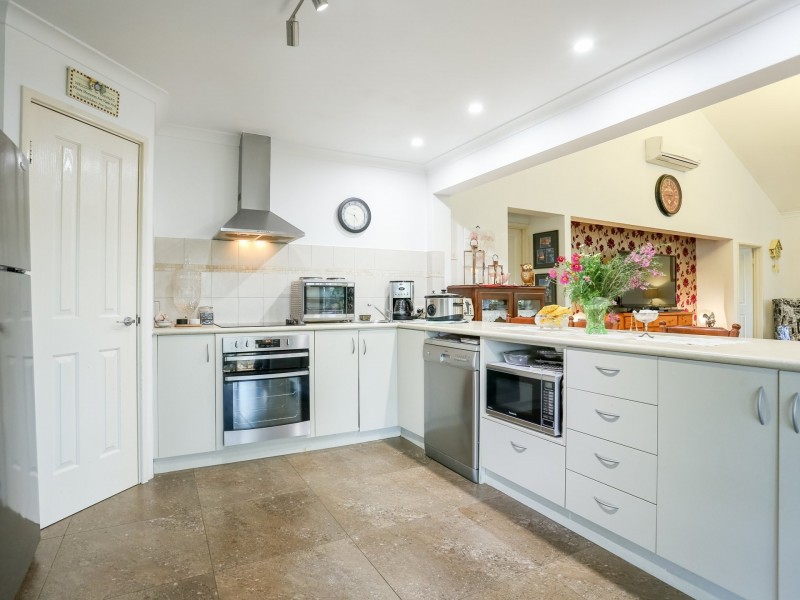 136 Tenth Street, Harvey WA 6220