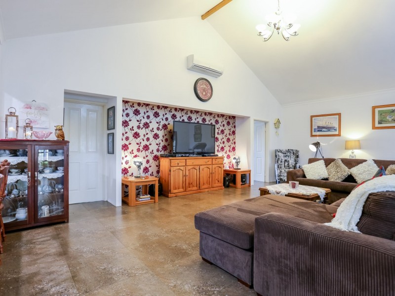 136 Tenth Street, Harvey WA 6220