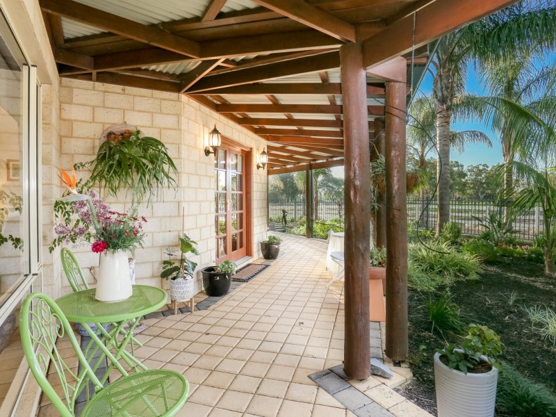 136 Tenth Street, Harvey WA 6220