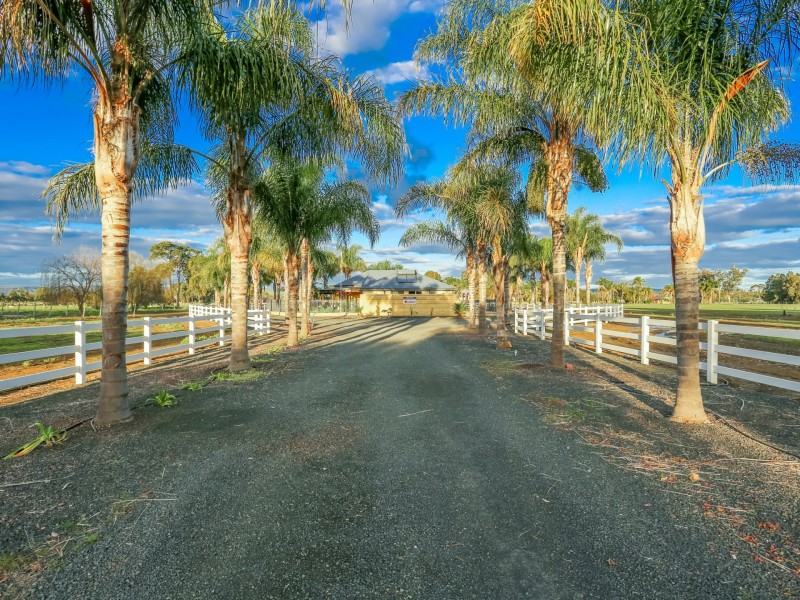 136 Tenth Street, Harvey WA 6220