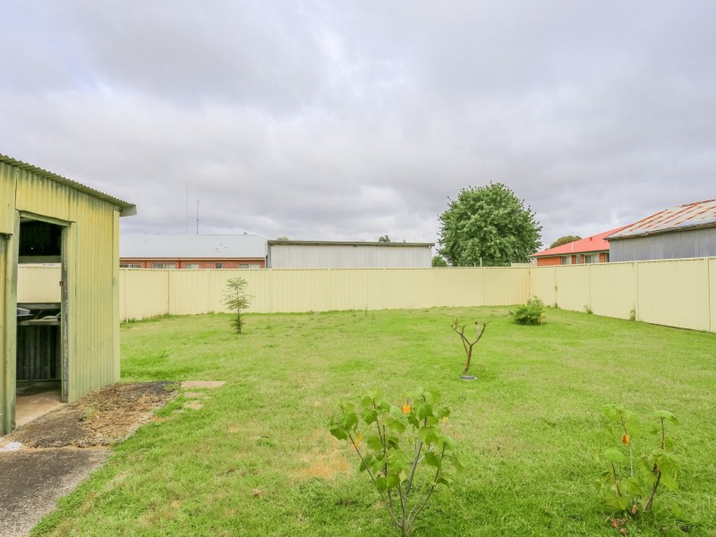 4 Fourth Street, Harvey WA 6220