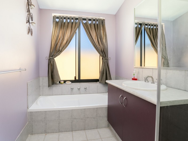 53 Sittella Drive, Harvey WA 6220