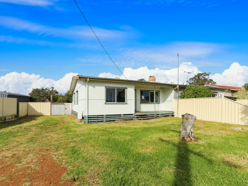 1A Anthony Street, Harvey WA 6220