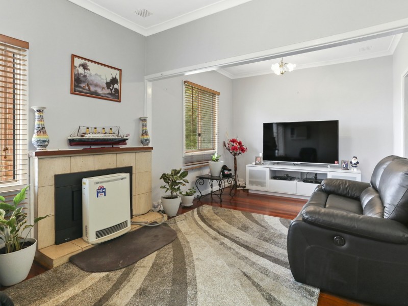 4 Roy Street, Harvey WA 6220