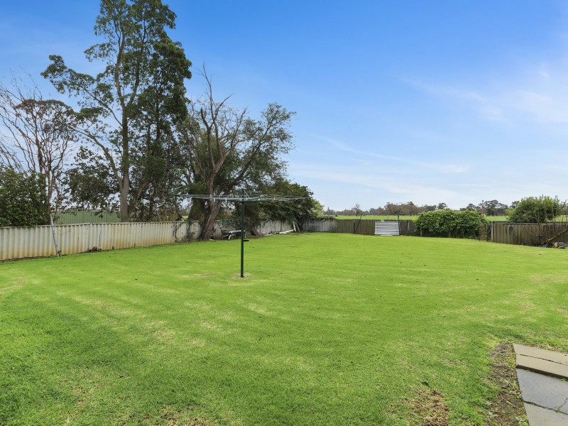 4 Roy Street, Harvey WA 6220