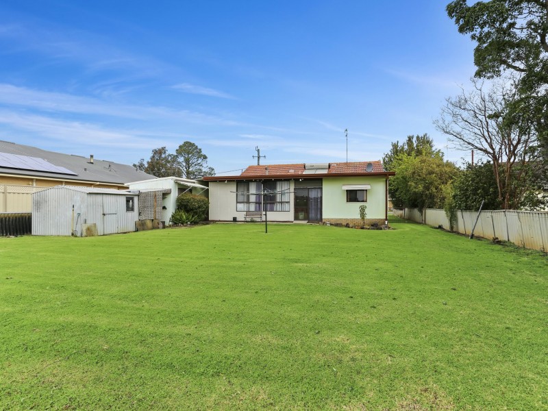 4 Roy Street, Harvey WA 6220