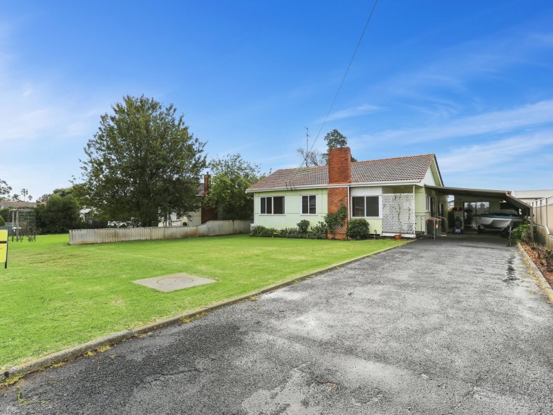 4 Roy Street, Harvey WA 6220