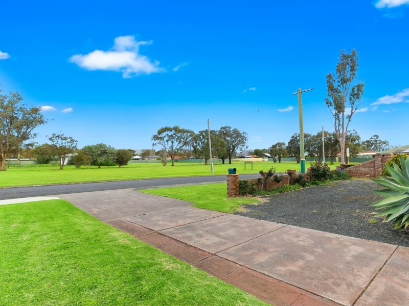 23 Young Street, Harvey WA 6220