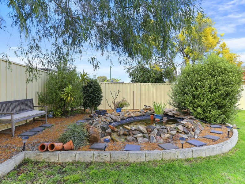 5 Hinge Road, Harvey WA 6220