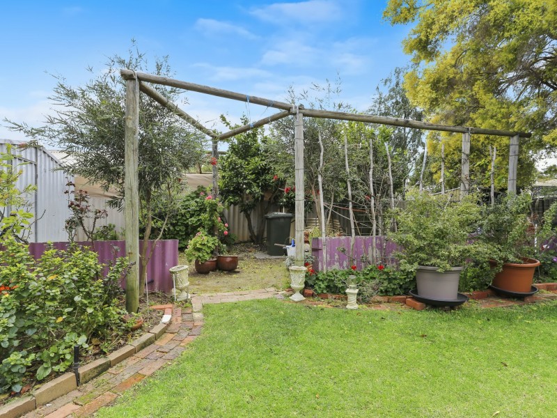 82 Herbert Road, Harvey WA 6220