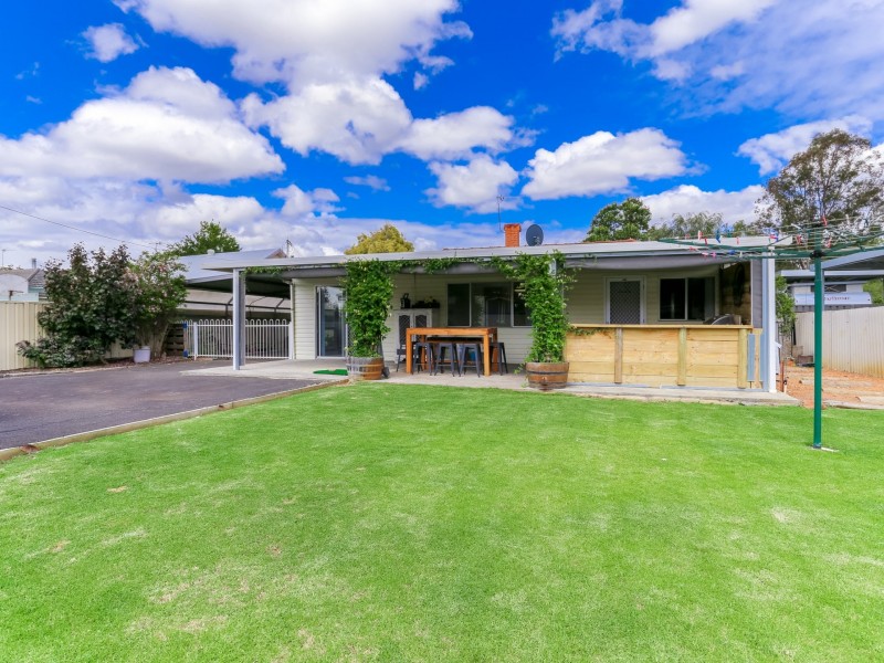 16 Palmer Street, Harvey WA 6220