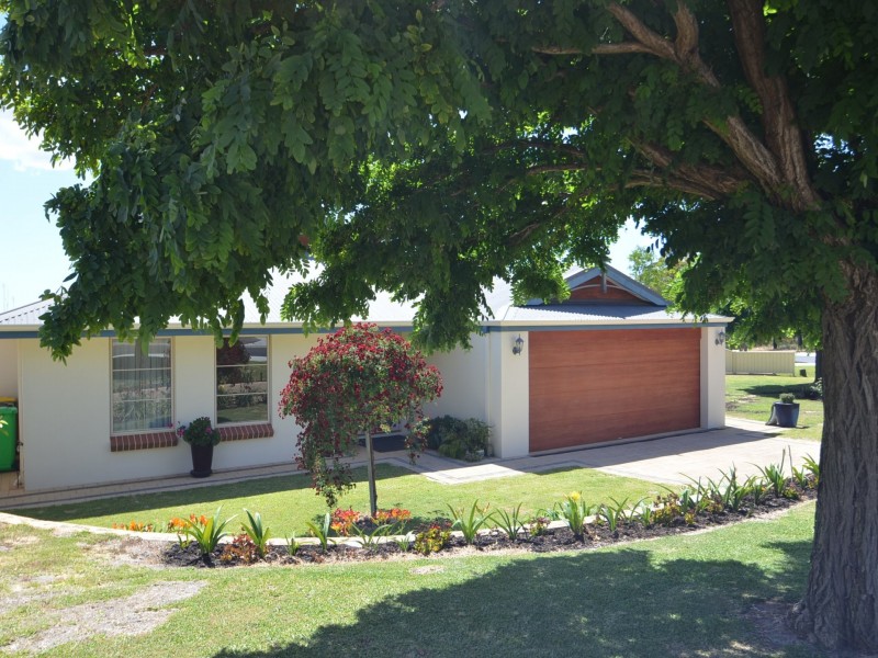 20 Whistler Way, Harvey WA 6220