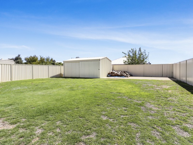 21 Tomba Way, Harvey WA 6220