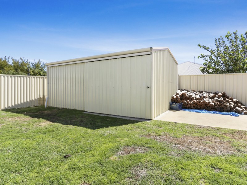 21 Tomba Way, Harvey WA 6220
