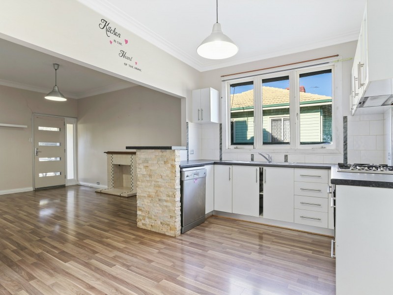 4 Merriedale Crescent, Harvey WA 6220