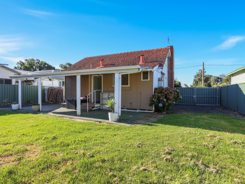 4 Merriedale Crescent, Harvey WA 6220