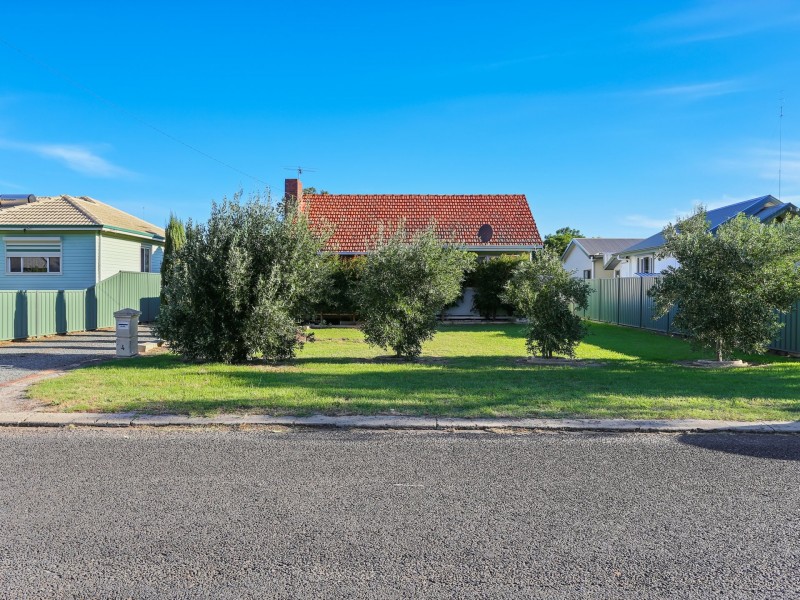 4 Merriedale Crescent, Harvey WA 6220