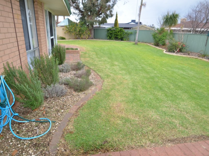 14 Lyons Way, Harvey WA 6220