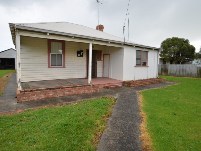 17 Third Street, Harvey WA 6220