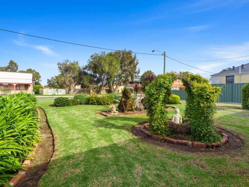 22 Harvey Street, Harvey WA 6220