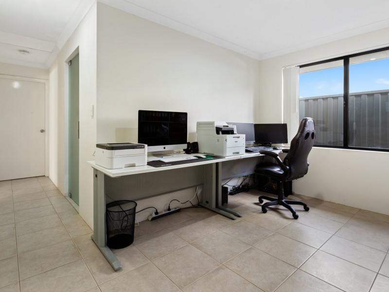 32 Hinge Road, Harvey WA 6220