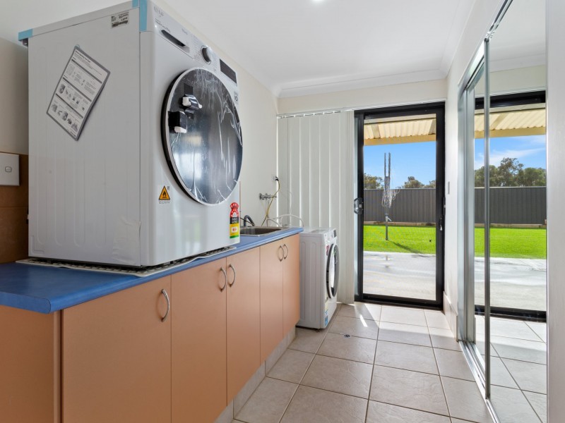 32 Hinge Road, Harvey WA 6220