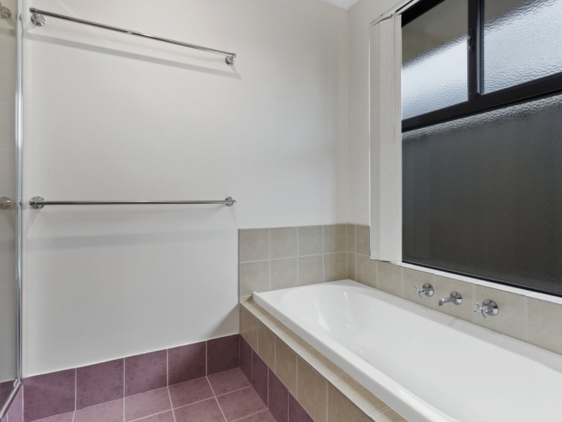 32 Hinge Road, Harvey WA 6220