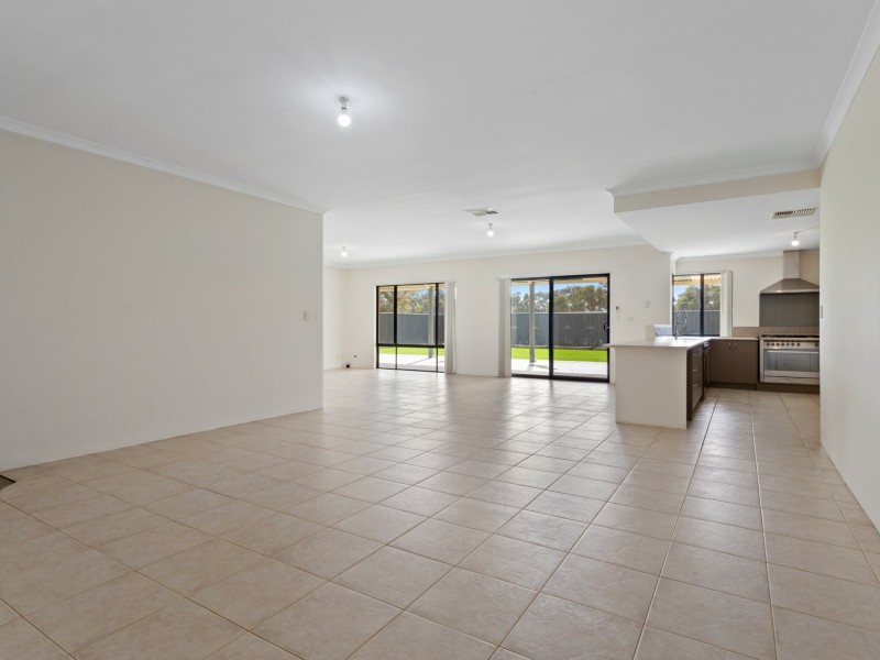 32 Hinge Road, Harvey WA 6220