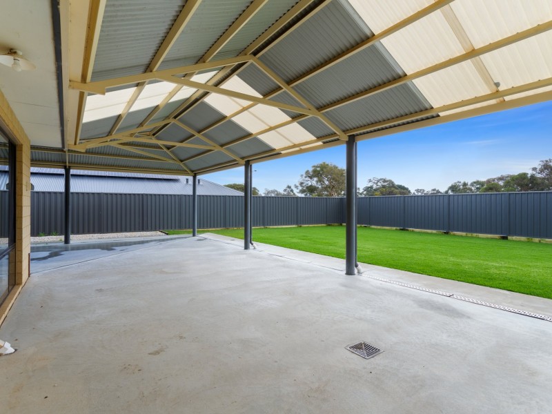 32 Hinge Road, Harvey WA 6220