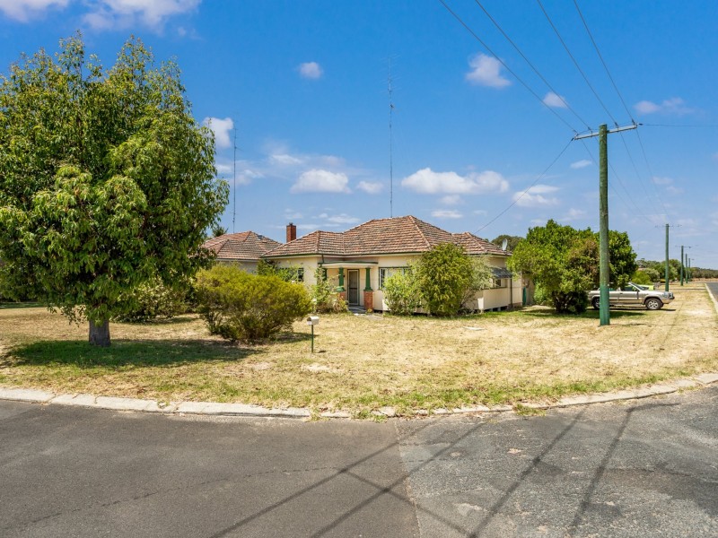 11 Buckby Road, Harvey WA 6220