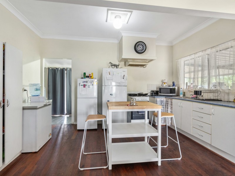 6 Kennedy Street, Harvey WA 6220
