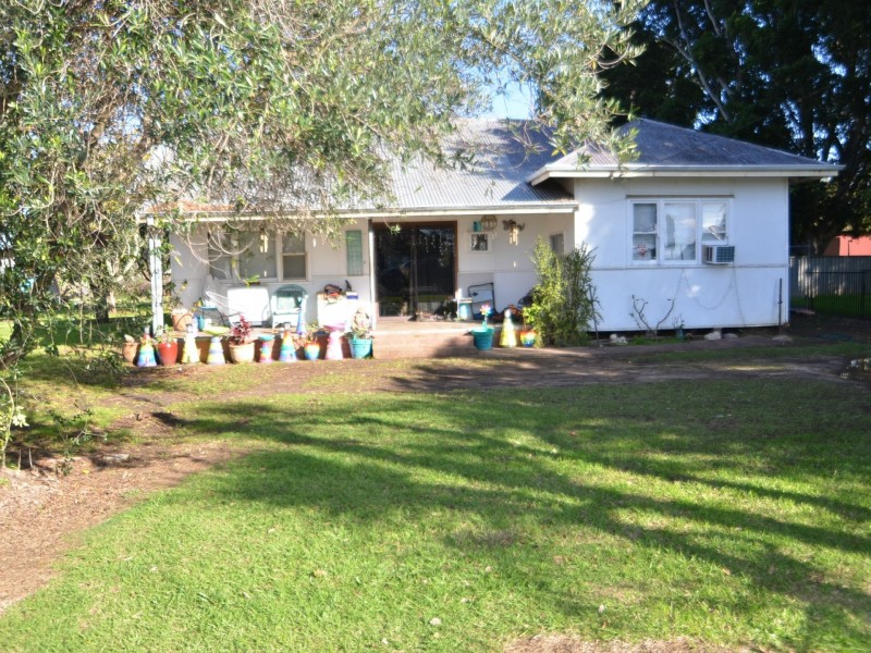 19 Roy Street, Harvey WA 6220