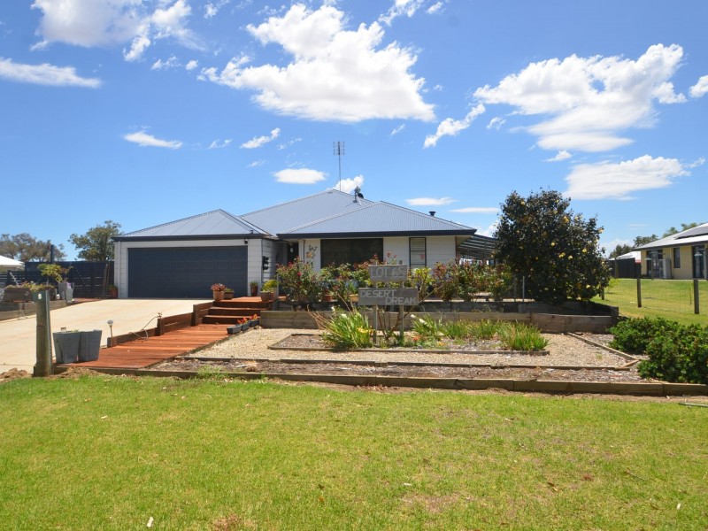 8 Vernon Street, Cookernup WA 6220