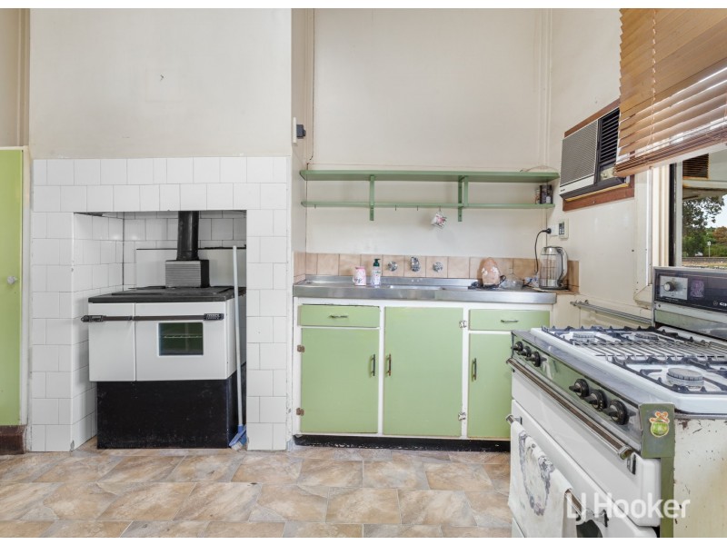 10 Herbert Road, Harvey WA 6220