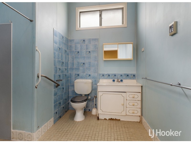 10 Herbert Road, Harvey WA 6220