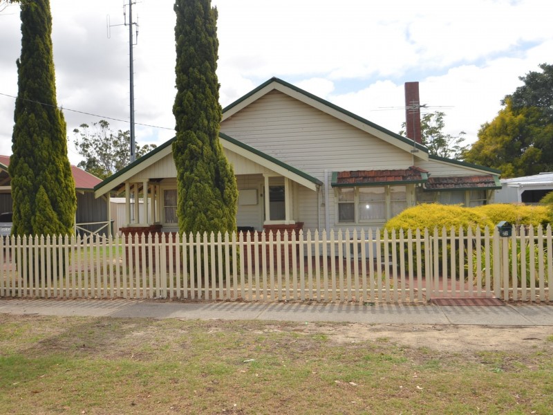 22 Newell Street, Harvey WA 6220