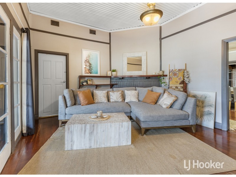 16 Uduc Road, Harvey WA 6220