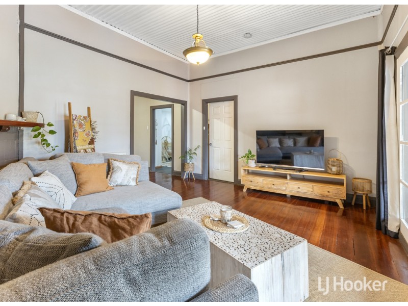 16 Uduc Road, Harvey WA 6220