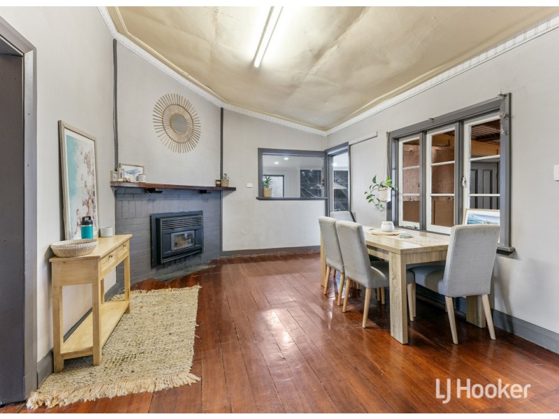 16 Uduc Road, Harvey WA 6220