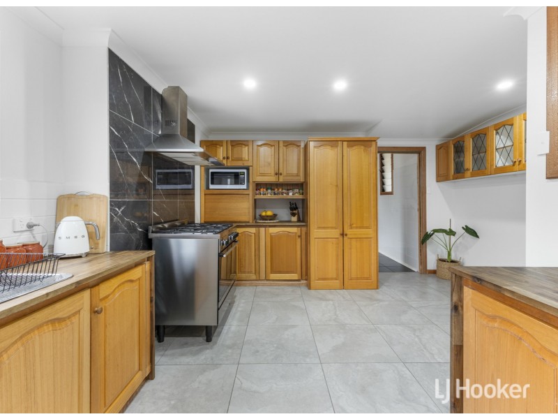 16 Uduc Road, Harvey WA 6220