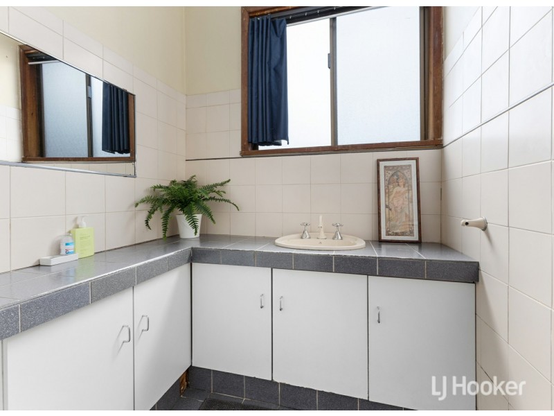 20 Buckby Road, Harvey WA 6220