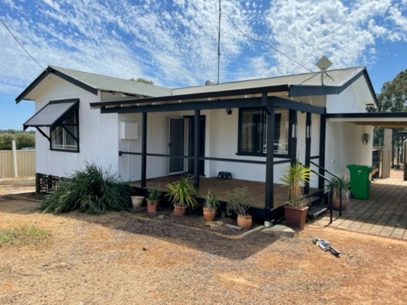 2 Eastcott Street, Yarloop WA 6218