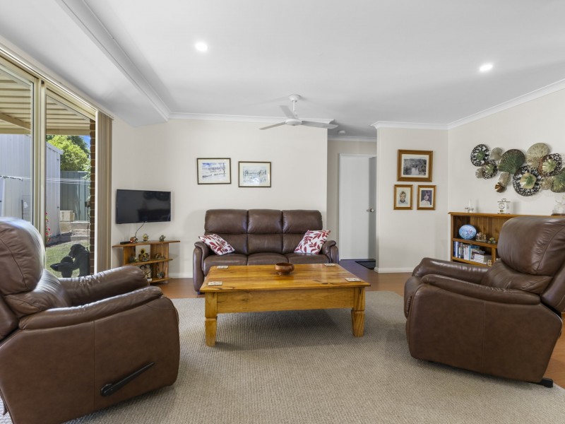 4B Larsen Court, Harvey WA 6220